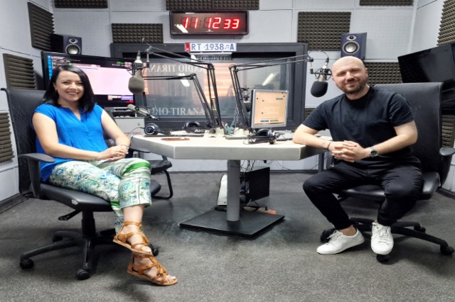 "NË RADIO" - Delinda Muçollari, një platformë për mirëmenaxhimin e bujtinave në Shqipëri